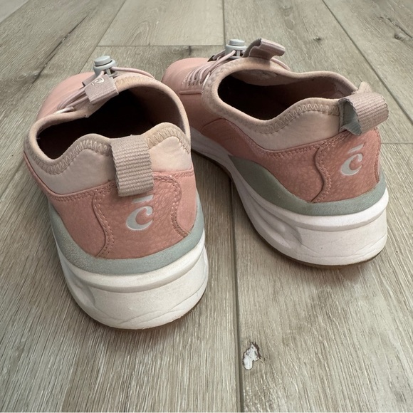Clove nursing shoes in pink. Size 7.5 - Picture 3 of 5